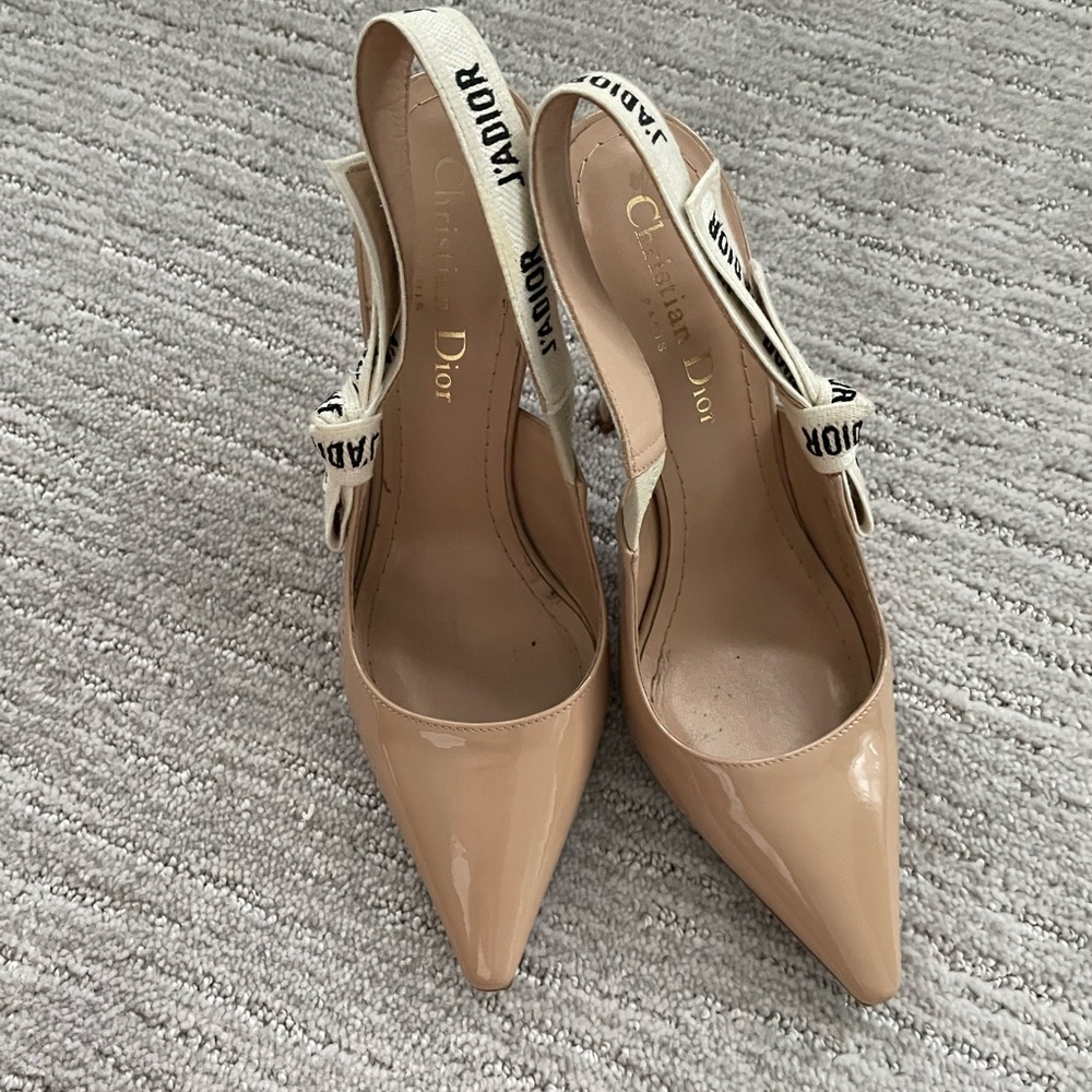 J'Adior Slingback Pump